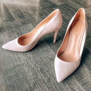 Gianvito Rossi Pointed-Toe Blush Suede Pump